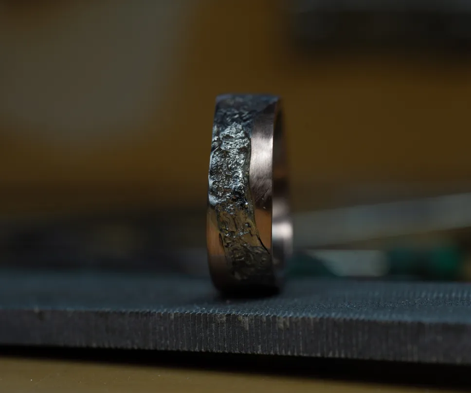 Bague en or rouge et gris