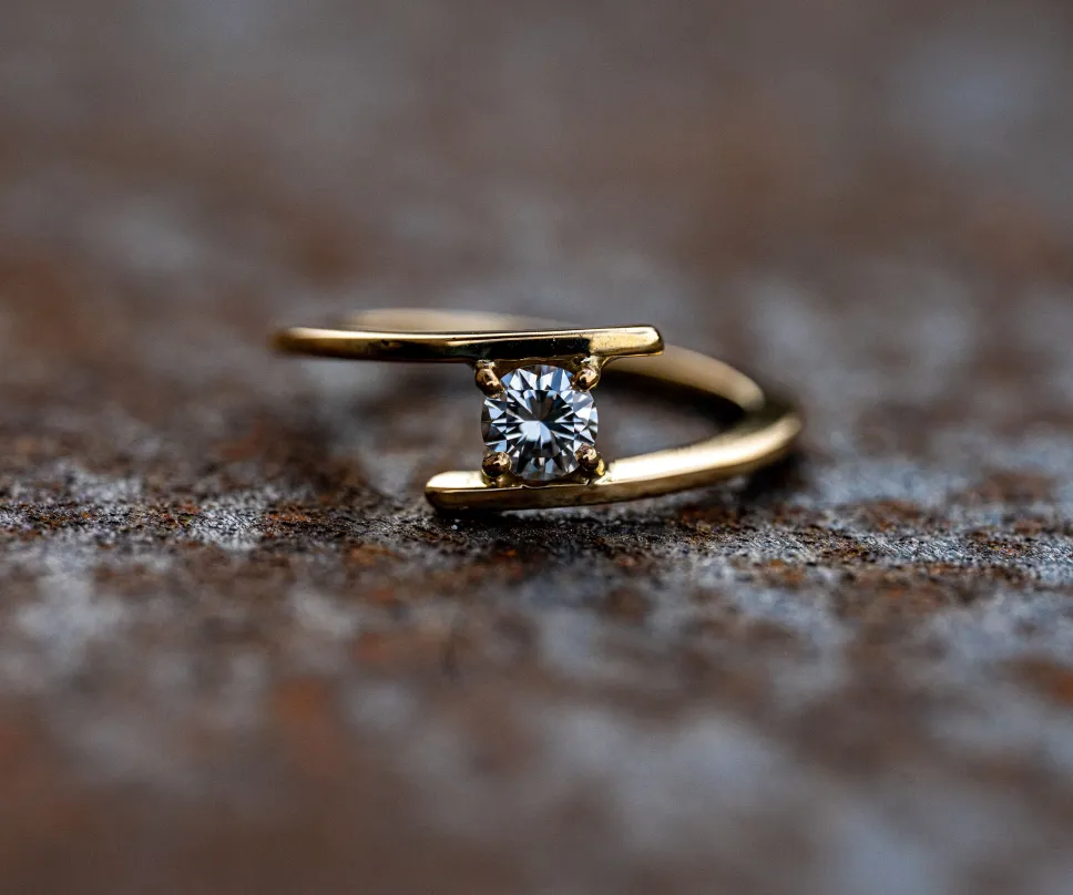 Bague en or jaune et diamant